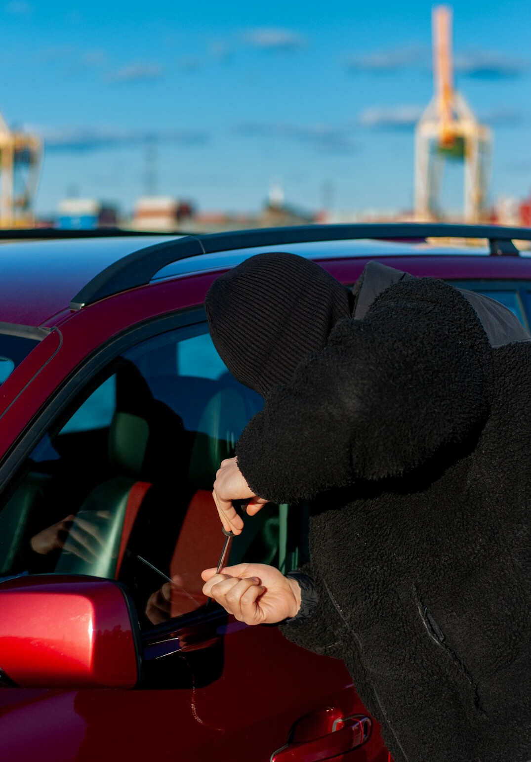 distraction theft technique